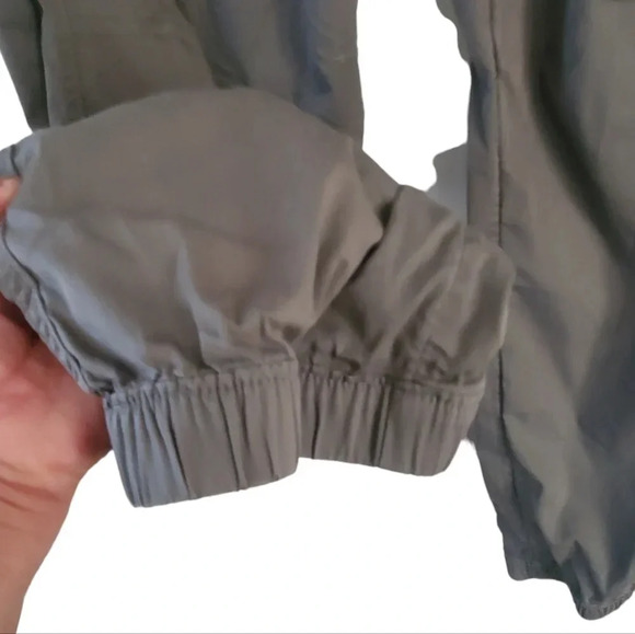 ABERCROMBIE & FITCH STRETCH MEDIUM CARGO/JOGGER WOMANS PANTS - Picture 5 of 6